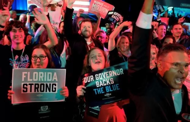 在佛罗里达州，选举推算显示共和党人罗恩·德桑蒂斯将保住自己的州长席位 ... ...