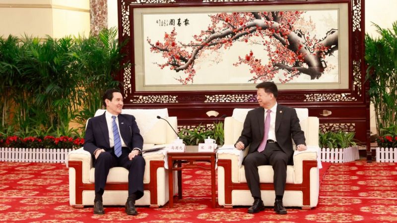 马英九与中国国台办主任宋涛在武汉会面